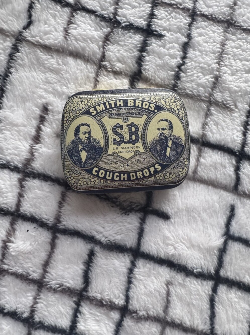 Bristolware Smith Bros. Vintage Couch Drops Tin
